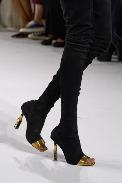 Look 17